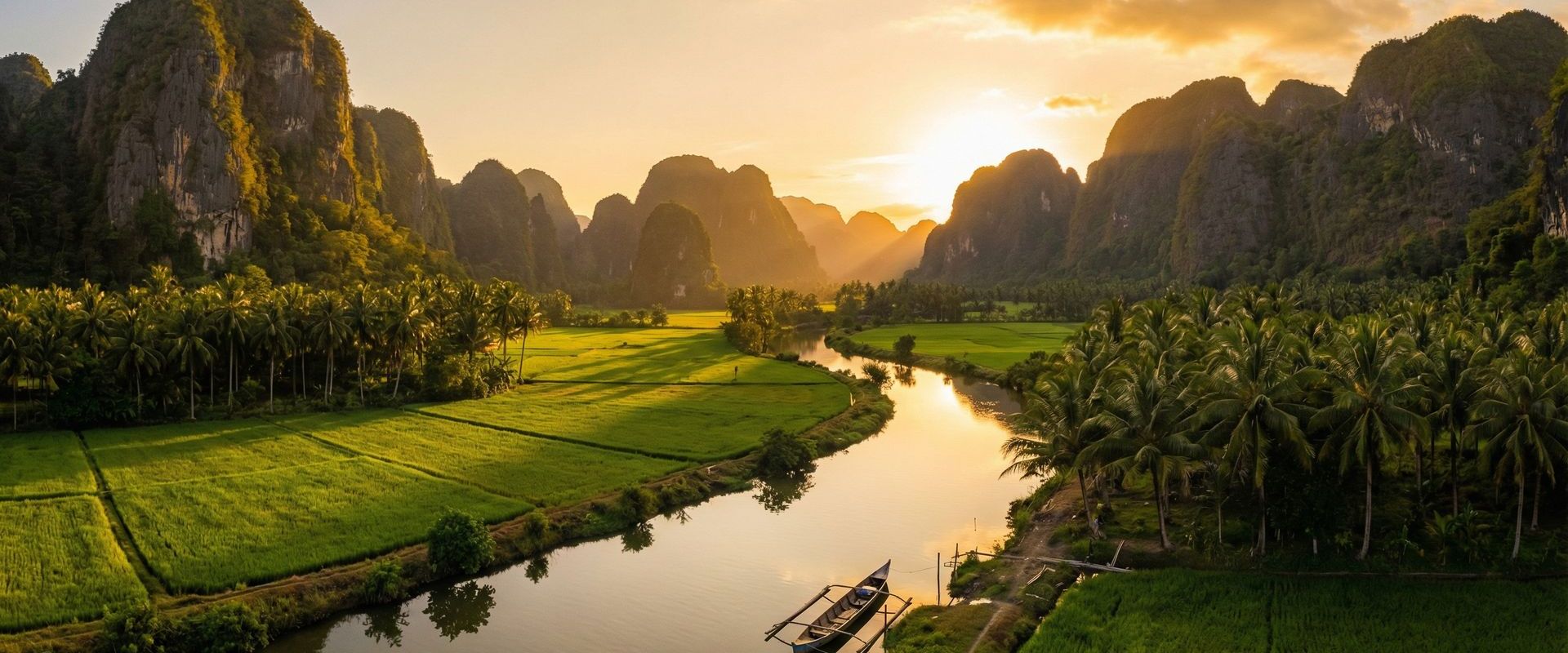 Krasová krajina Rammang-Rammang při západu slunce