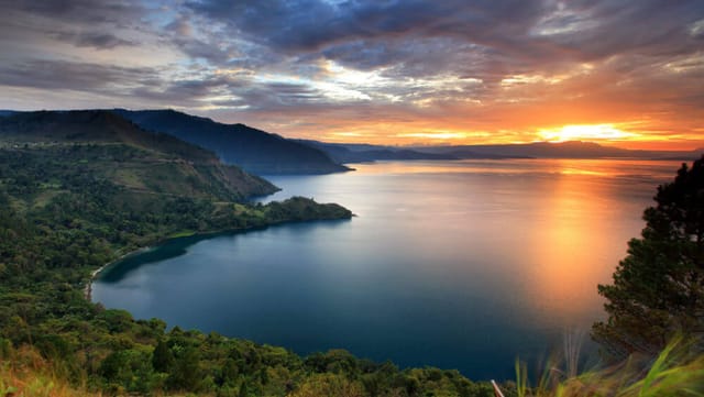 Jezero Toba — největší vulkanické kráterové jezero na světě